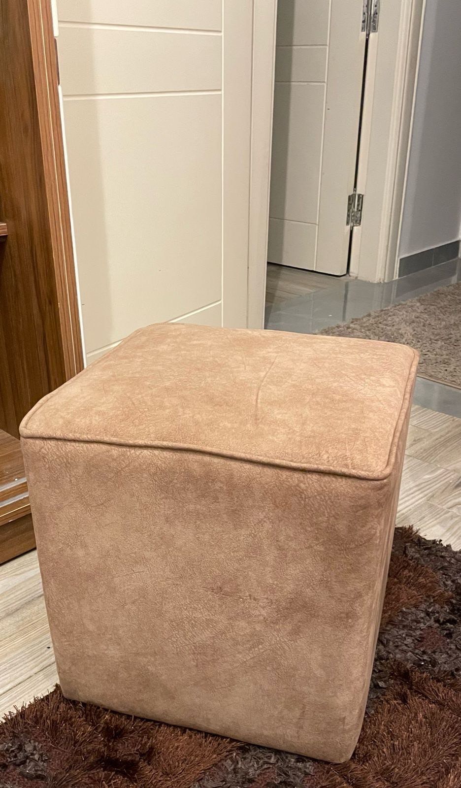 Pouffe chair