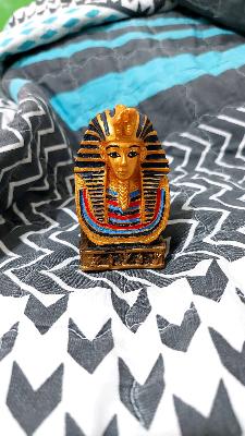 Egyptian Tutankhamun statue