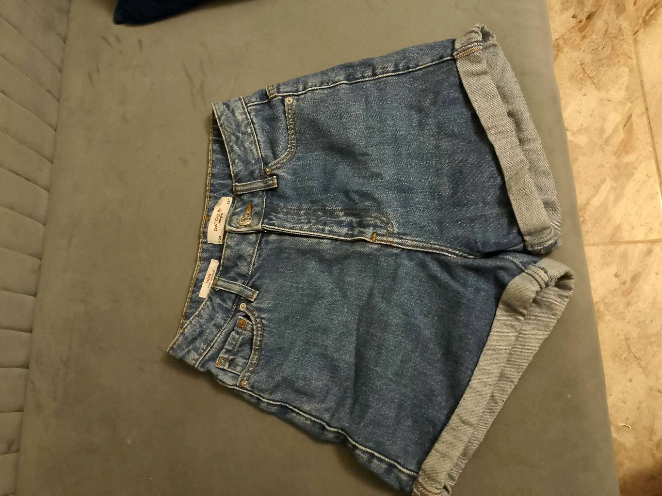 hot short (defacto)(xs/s)