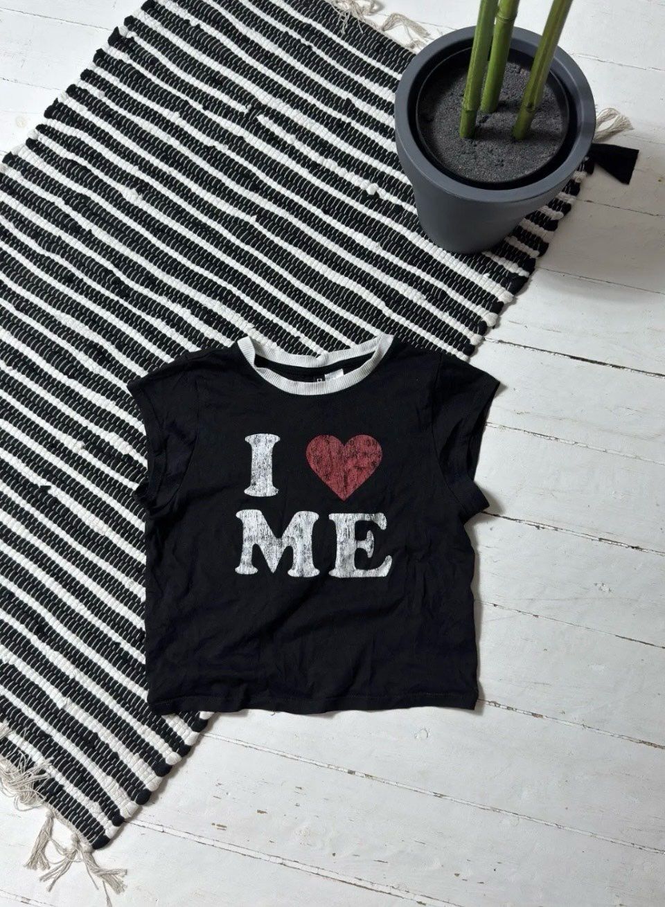 H&M cropped T-shirt.