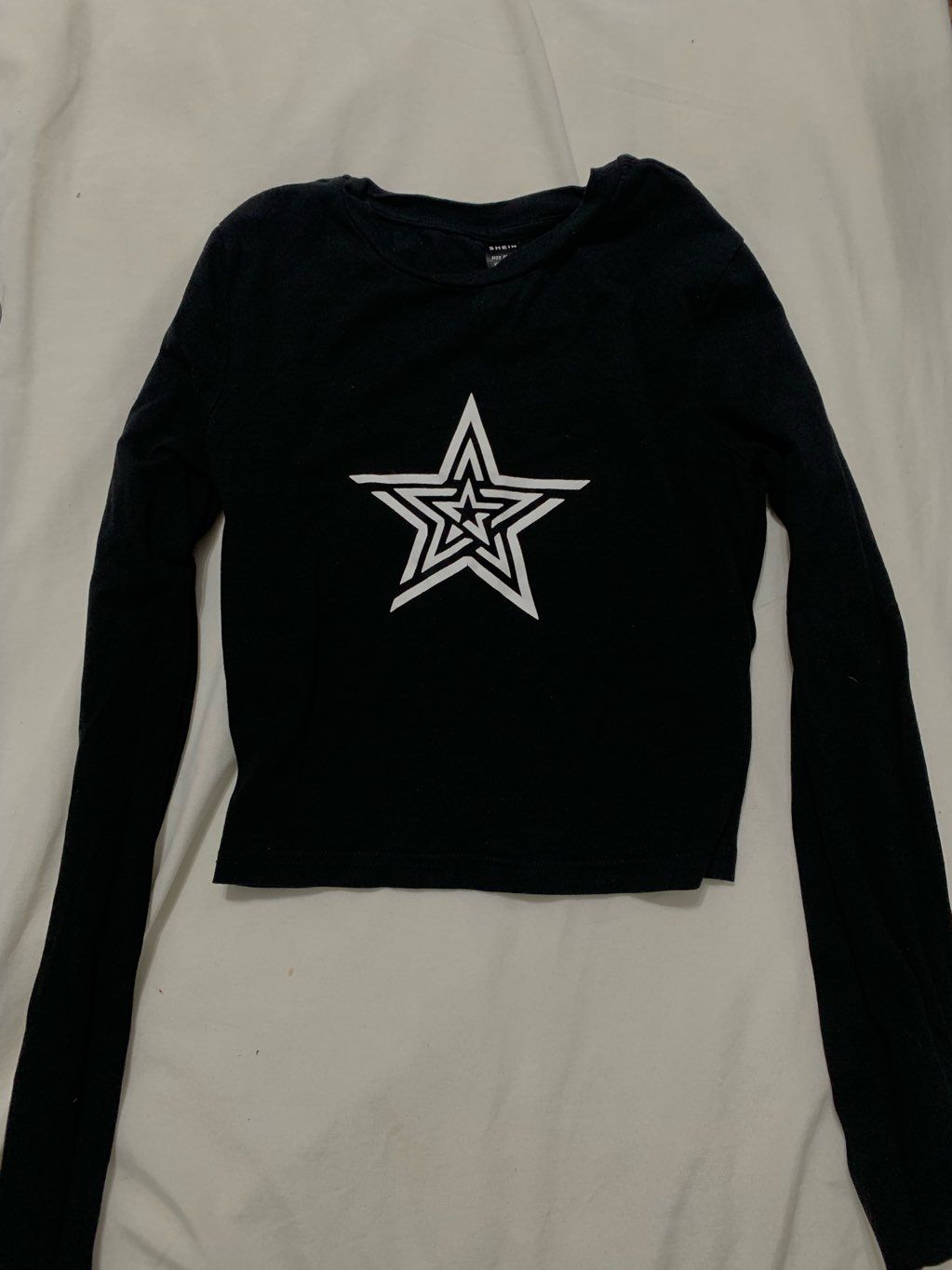 Black cropped Long Sleeve Top