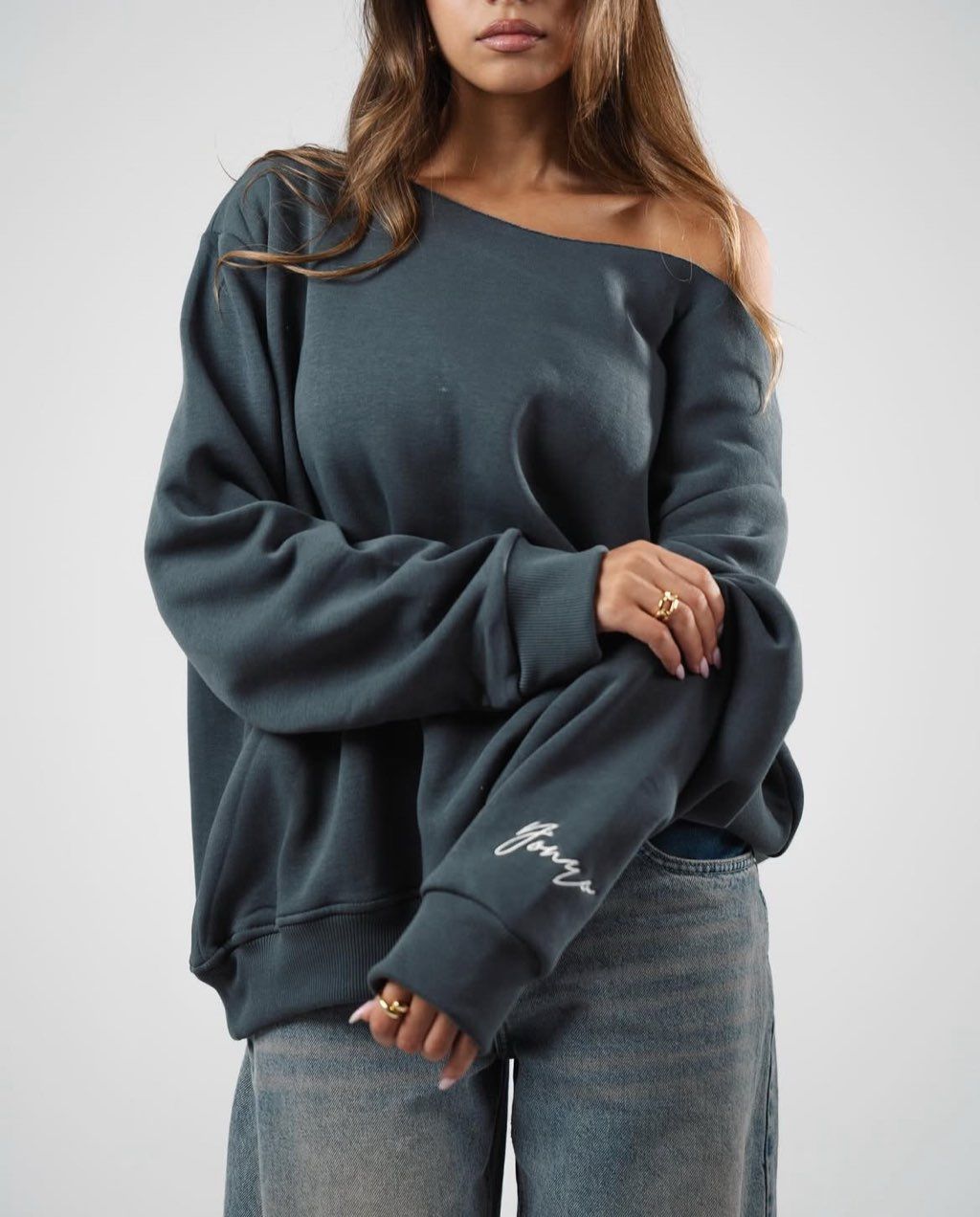 yonyo sweater (ONLY WHITEE!!)
