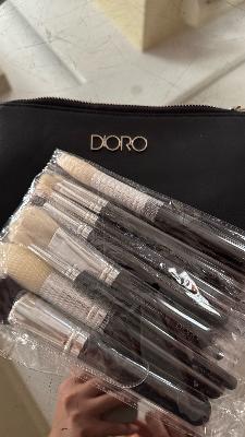 makeup brushes