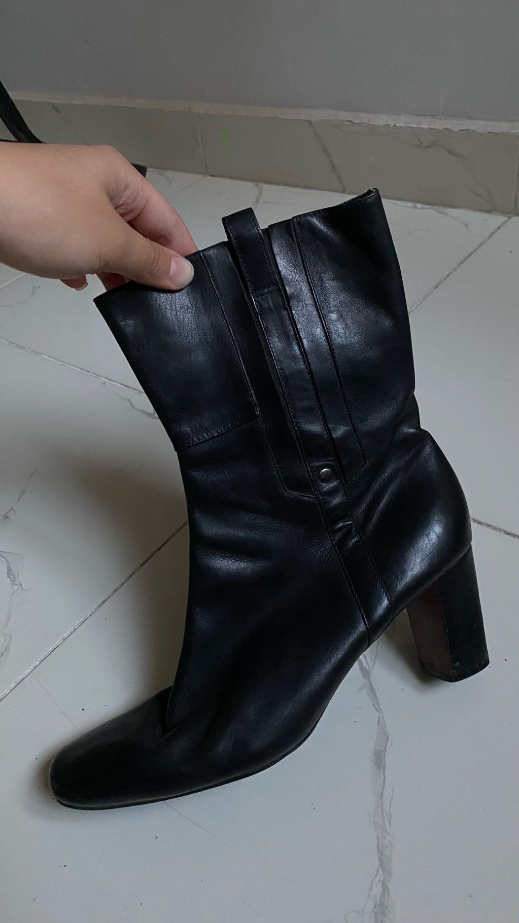 nine west leather black boats