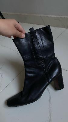 nine west leather black boats