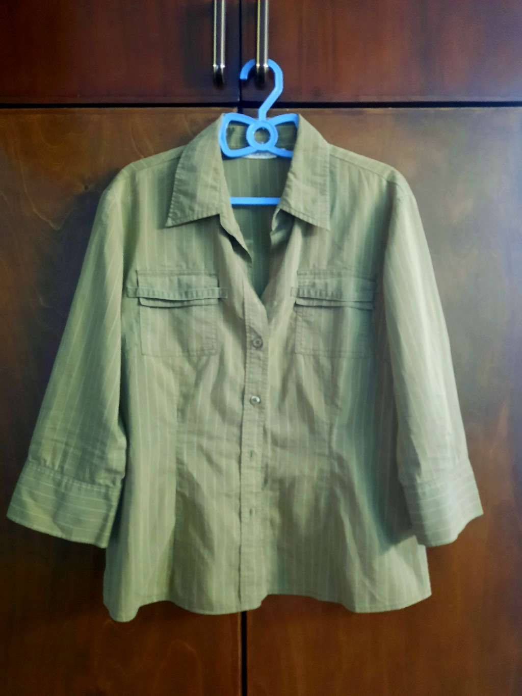 L olive shirt