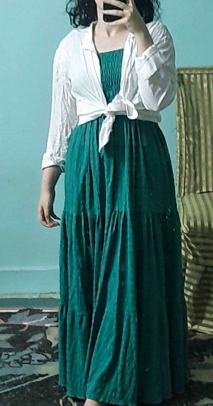 green dress