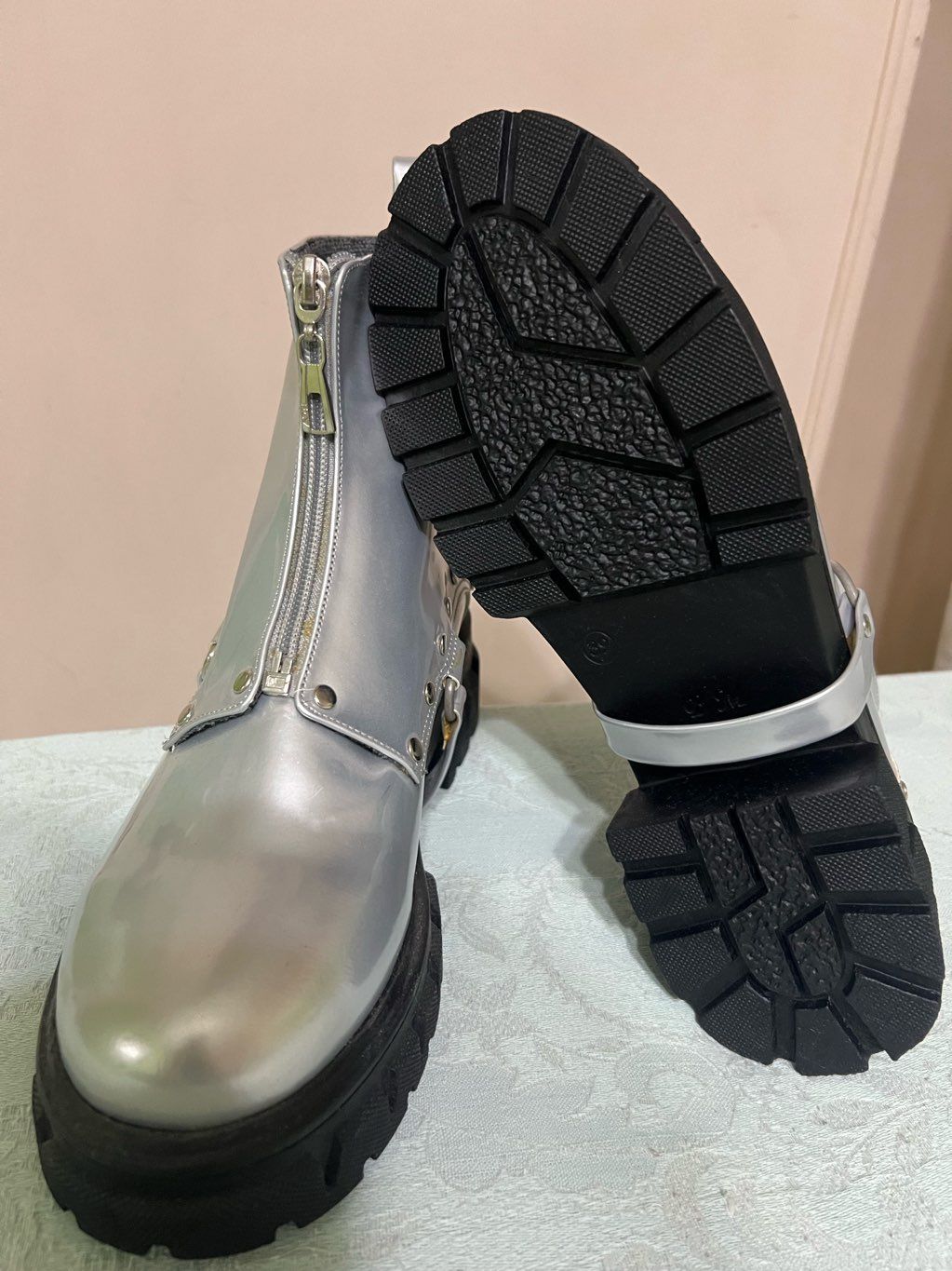 ankle boots