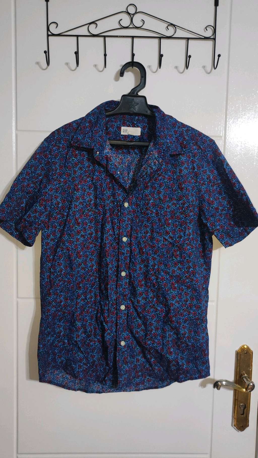 GAP floral shirt Unisex