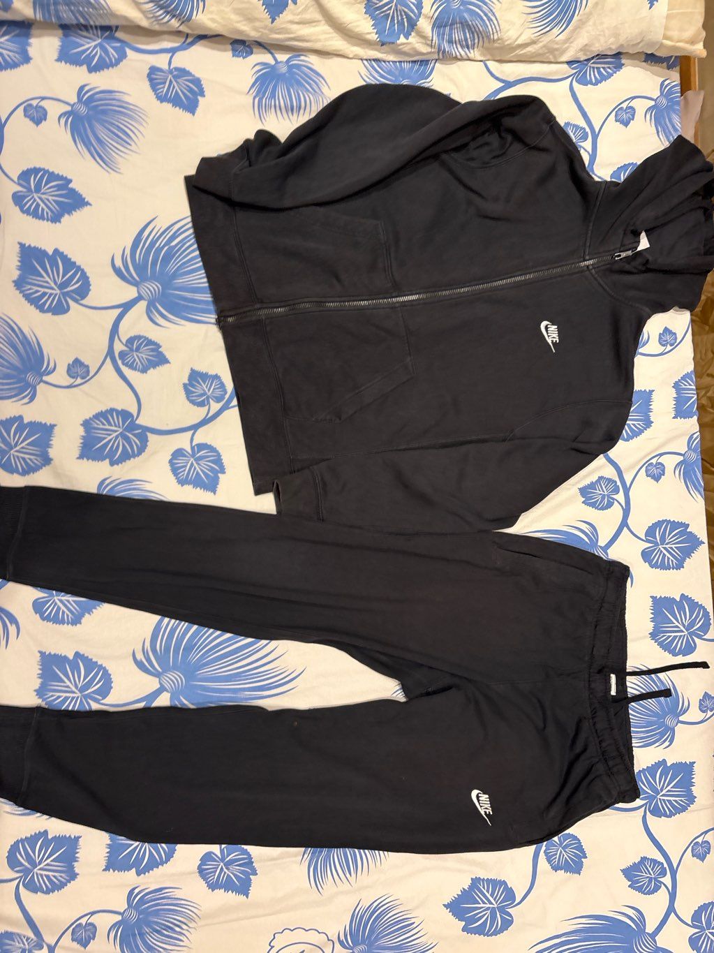nike jacket and sweatpants set