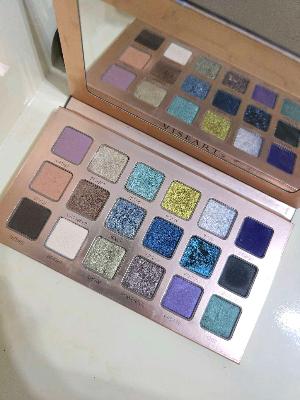 eyeShadow pallete