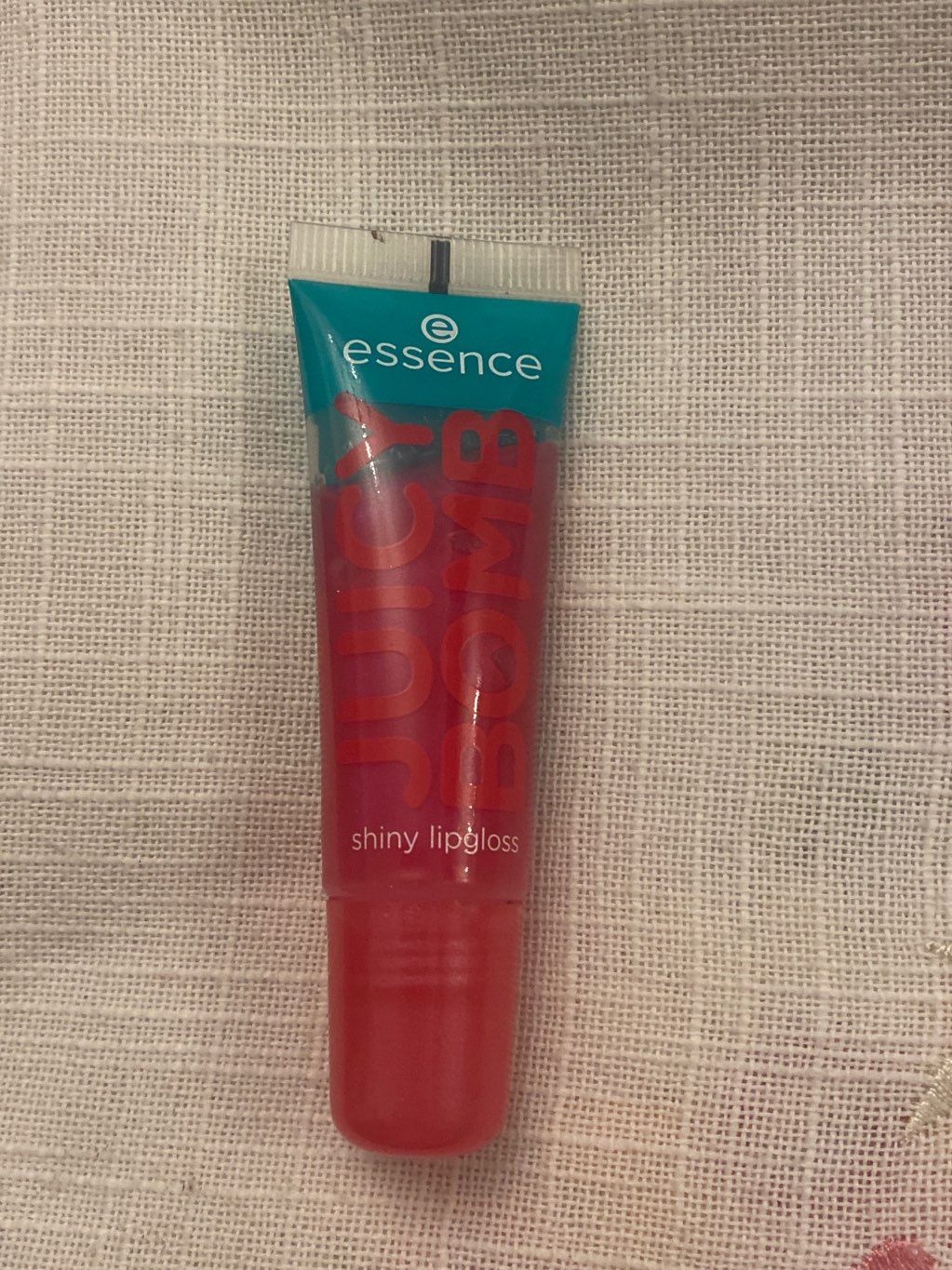 essence juicy bomb