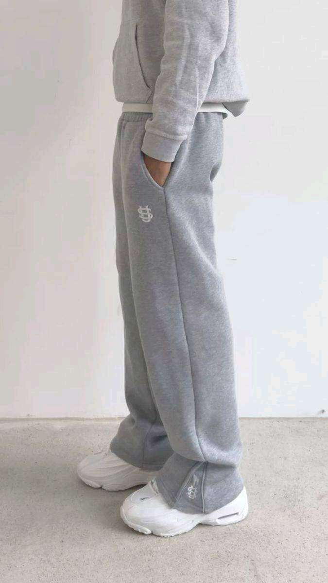 grey sweatpants