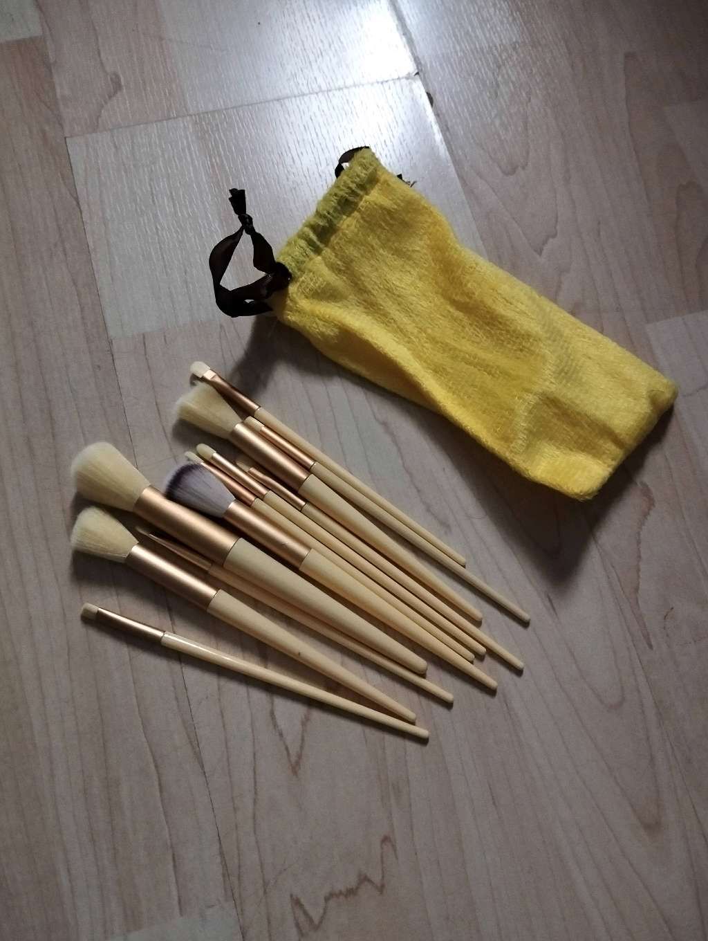 make up brushes