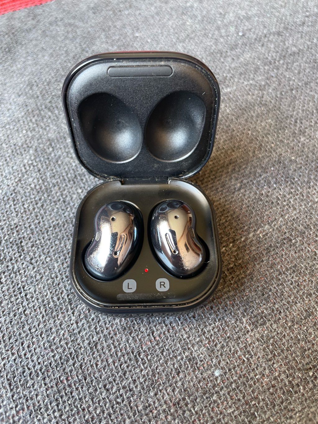 galaxy buds live