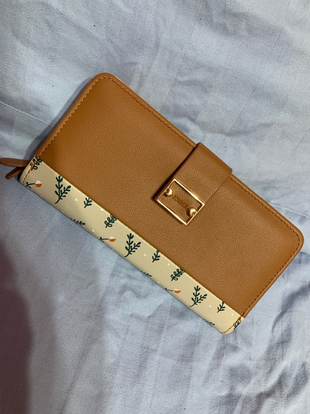 elegant wallet