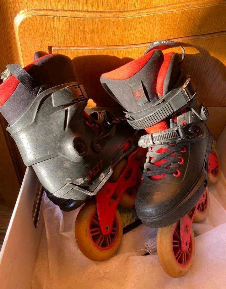 Skate Next Black and red
