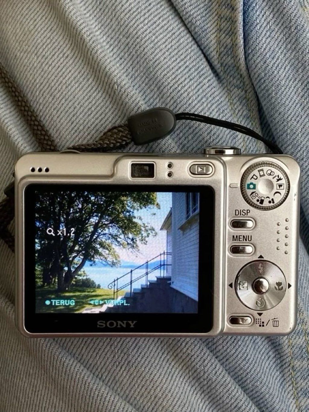 sony cybershot camera