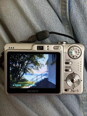 sony cybershot camera