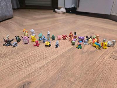32 pokemon figures