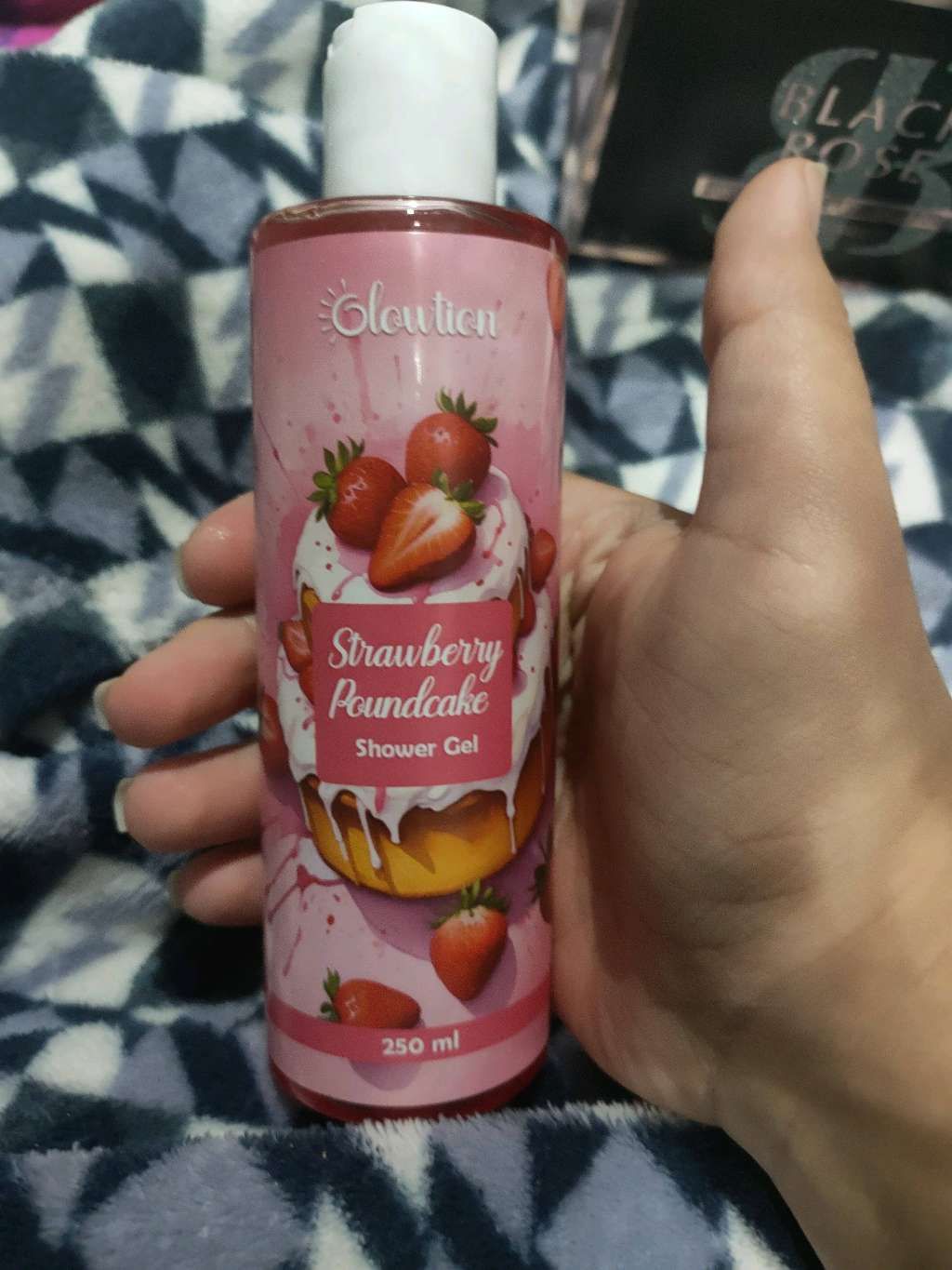 Glowtion strawberry shower gel