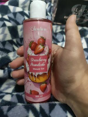 Glowtion strawberry shower gel