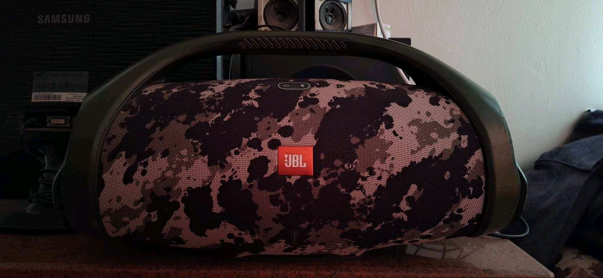 jbl boombox 2