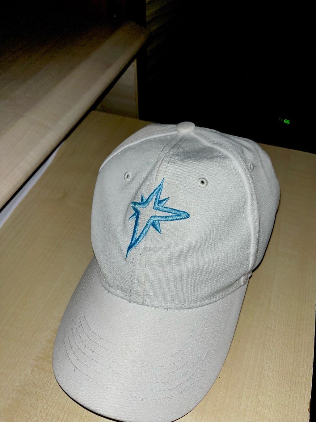 Laqta (white/pink) cap
