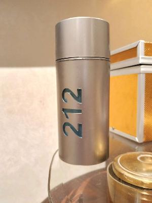 212 men perfume