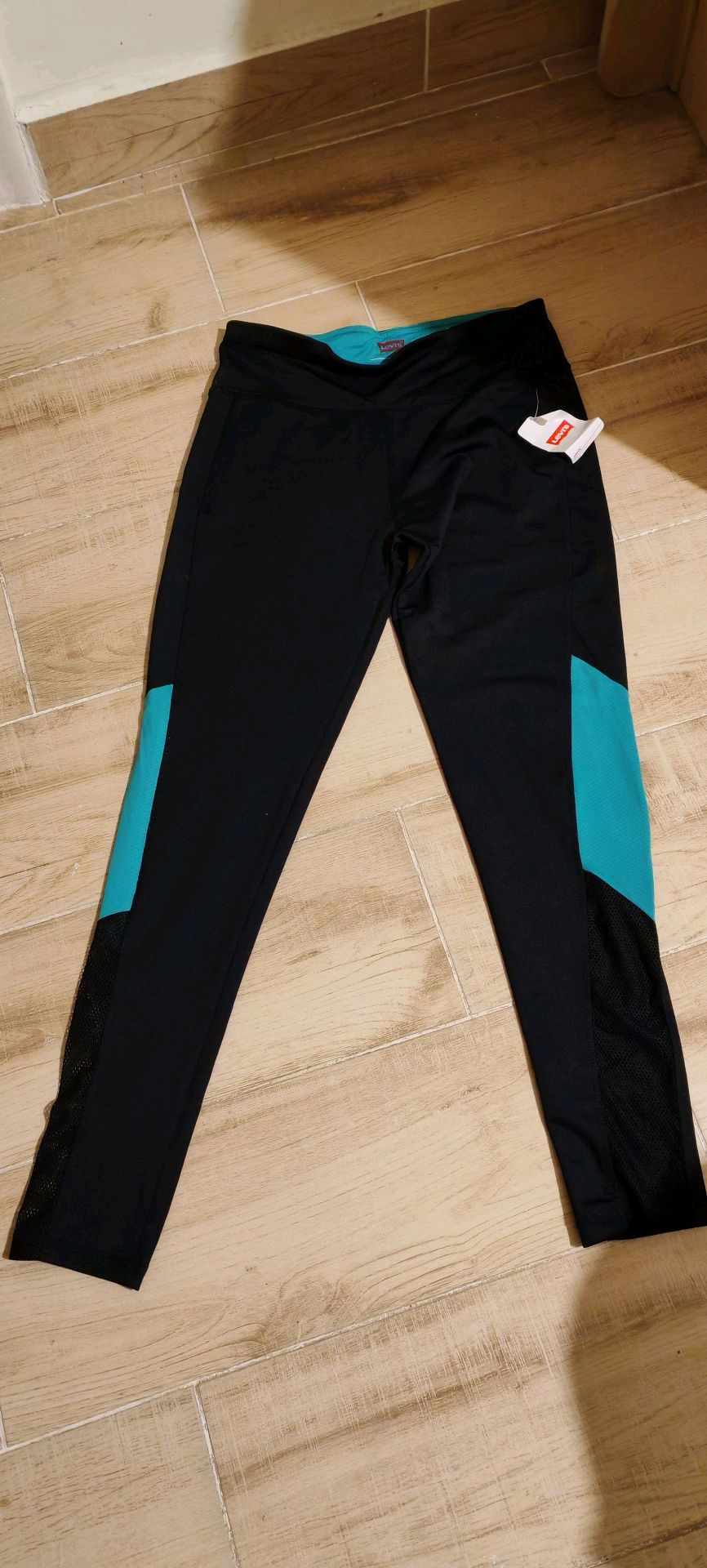 new Levi's leggings