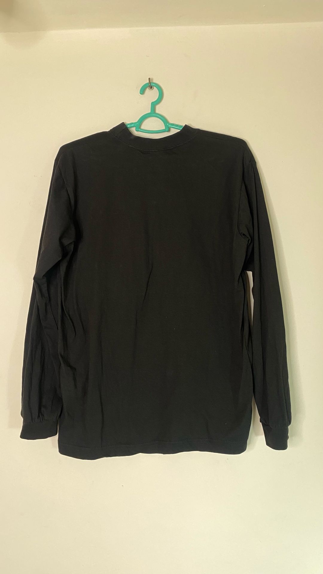 black basic top with sleeves