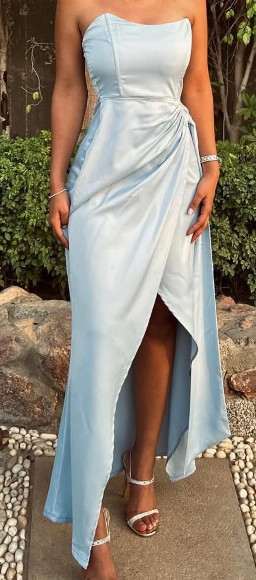 sleeveless baby blue dress