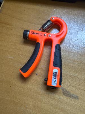Hand gripper