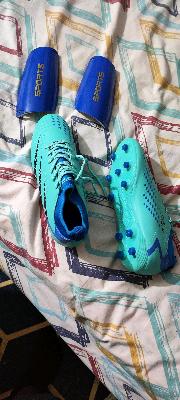 football shoes size 41