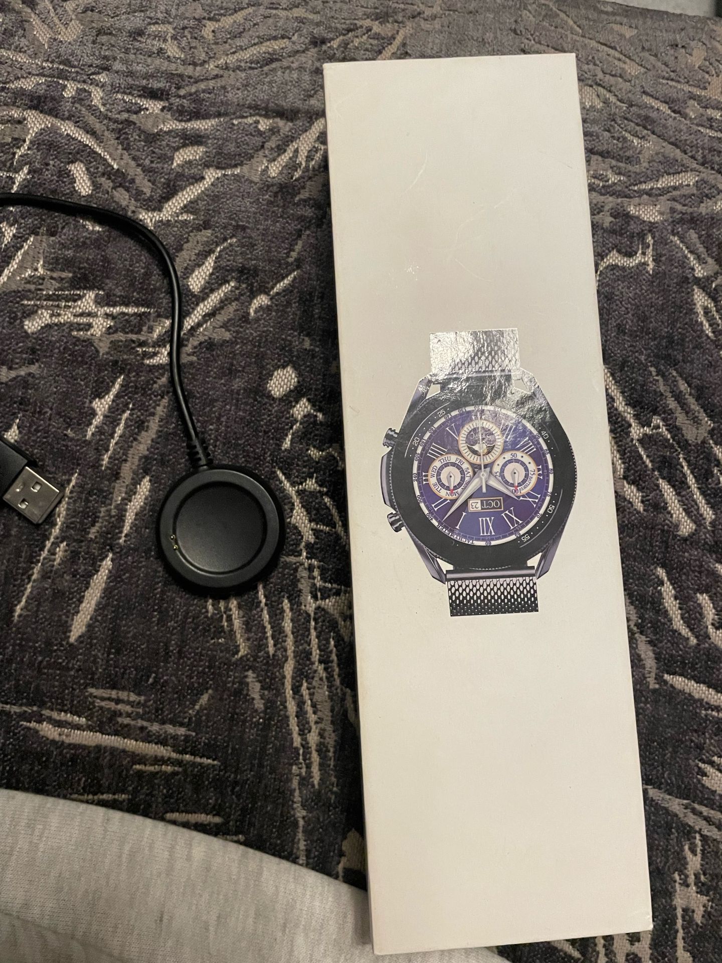 smart watch with the packaging