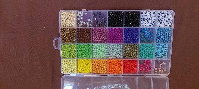 Seed bead box