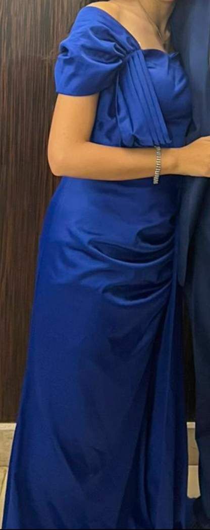 royal blue dress