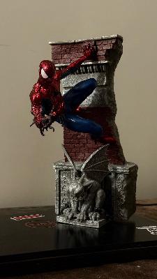 spiderman wall figure