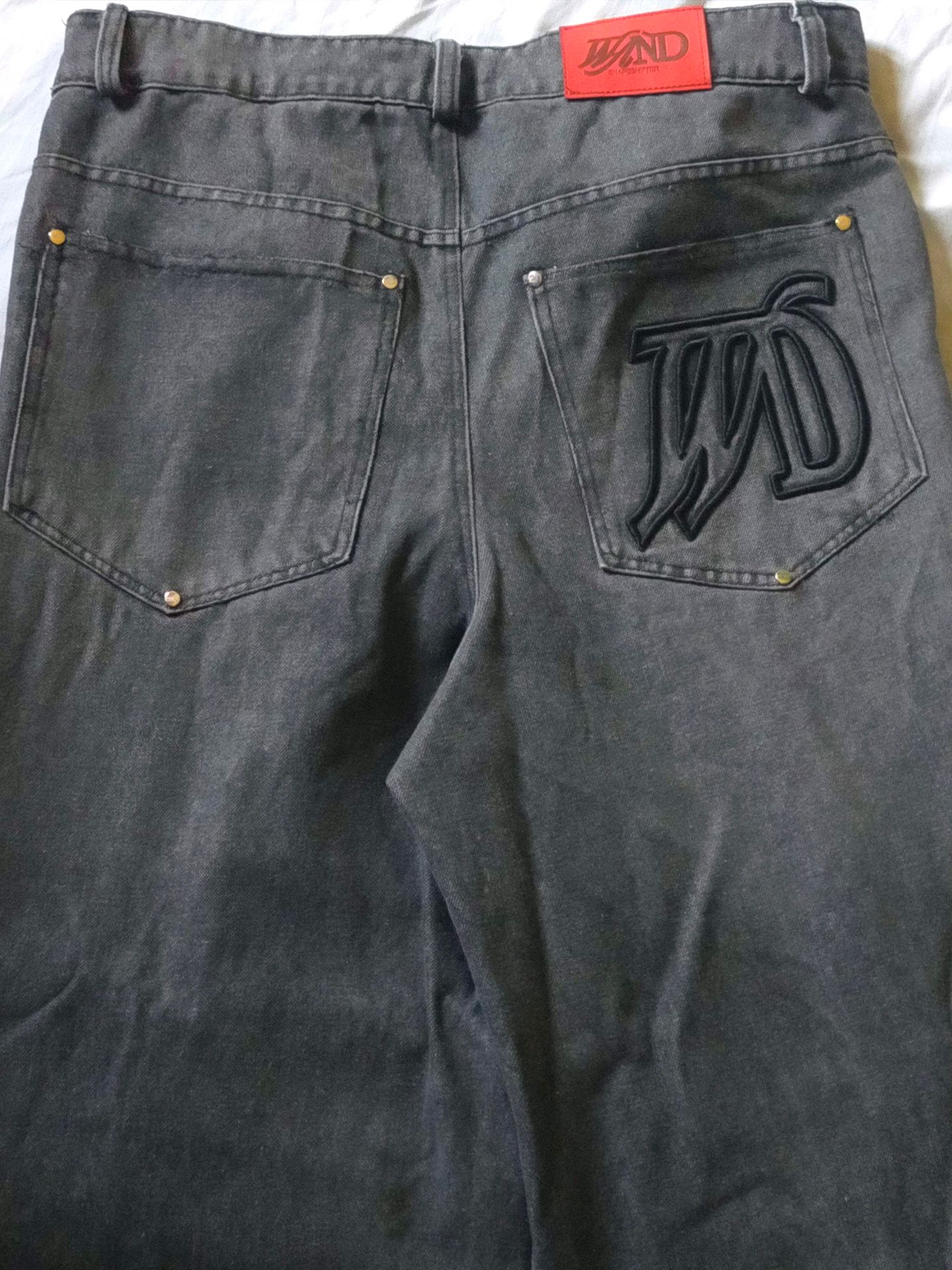 black balloon jeans XL