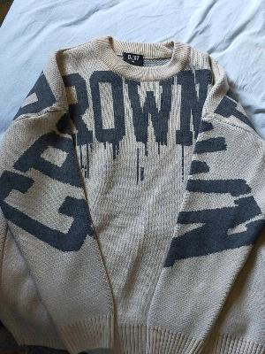 camel&black baggy sweater