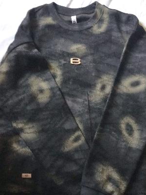 galaxy crewneck M