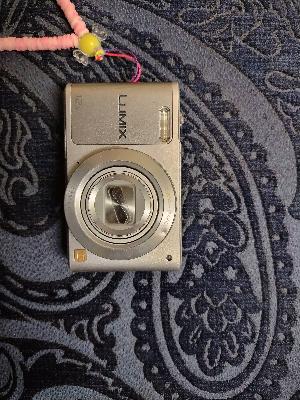 digital camera