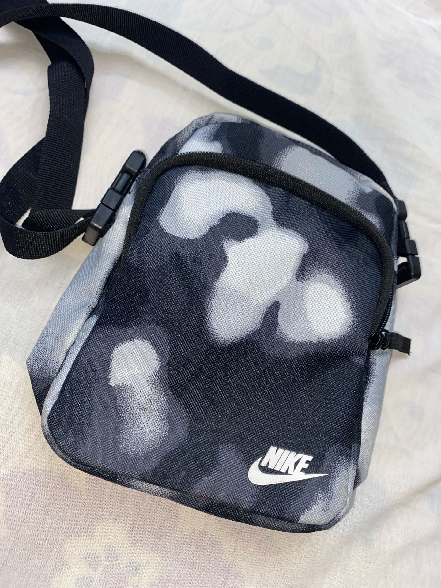 Nike shaded bag