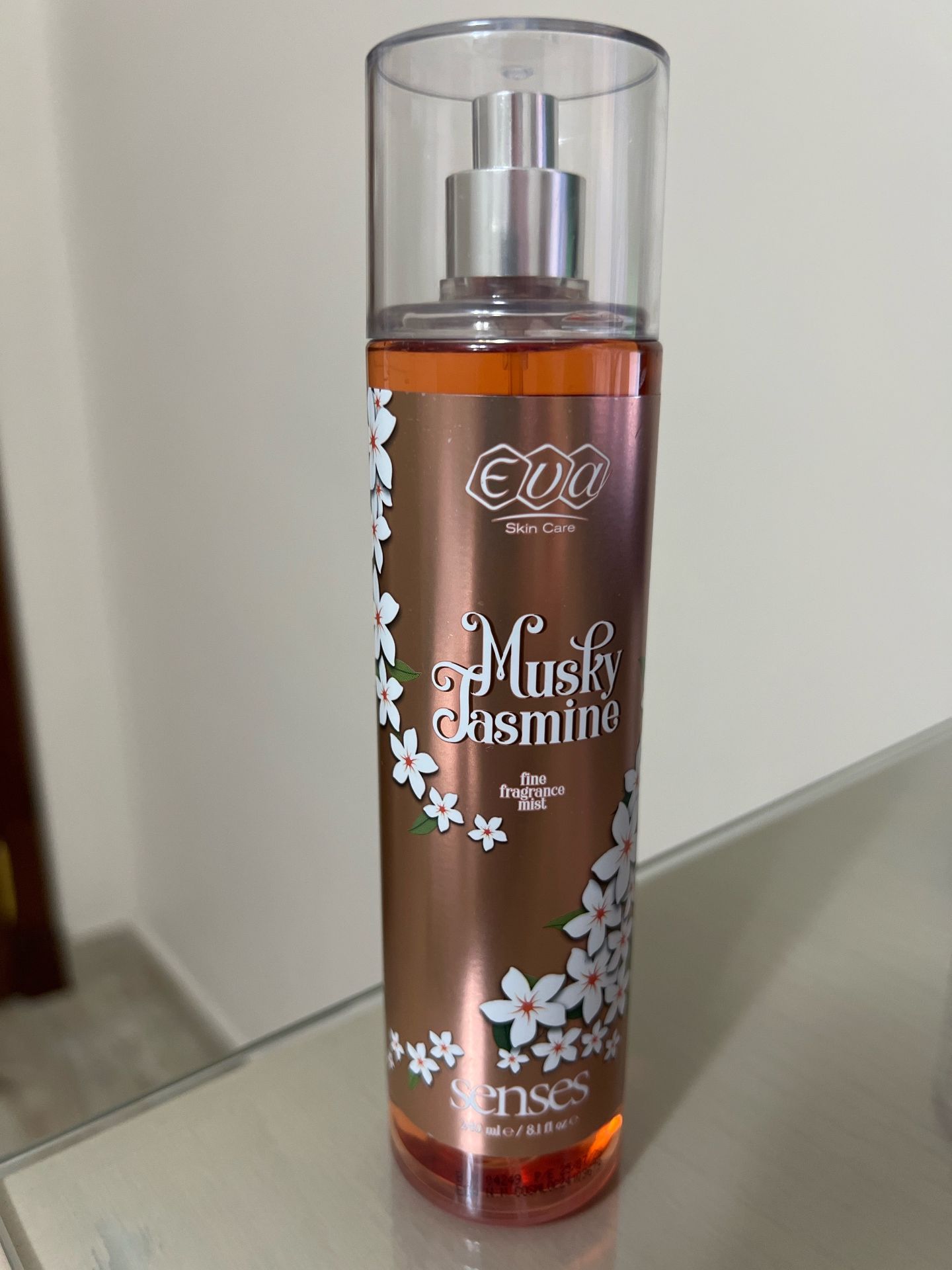 Eva Musky jasmine