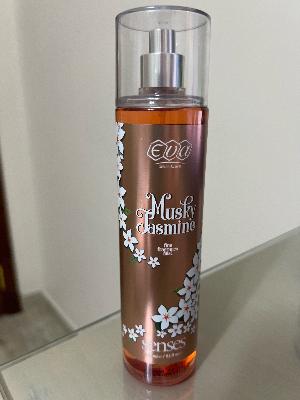 Eva Musky jasmine