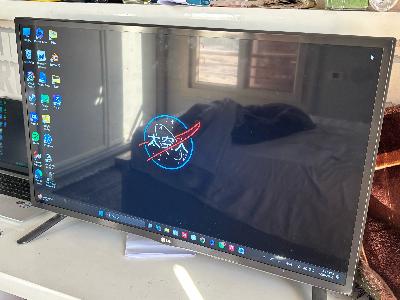 LG  3D smart tv screen