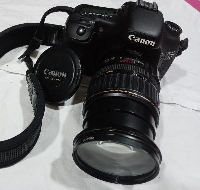 كاميرا كانونCanon EOS 7D