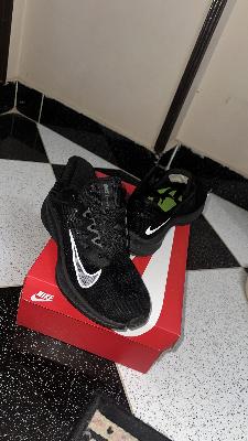 nike quest 3 minimalistic