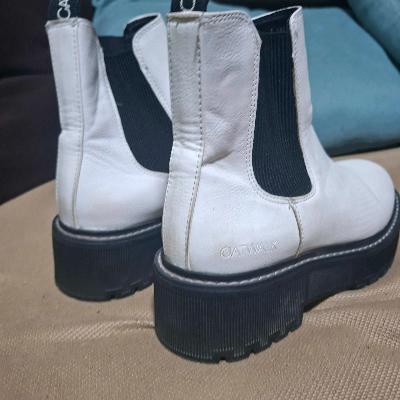 White Chelsea Boot Platform