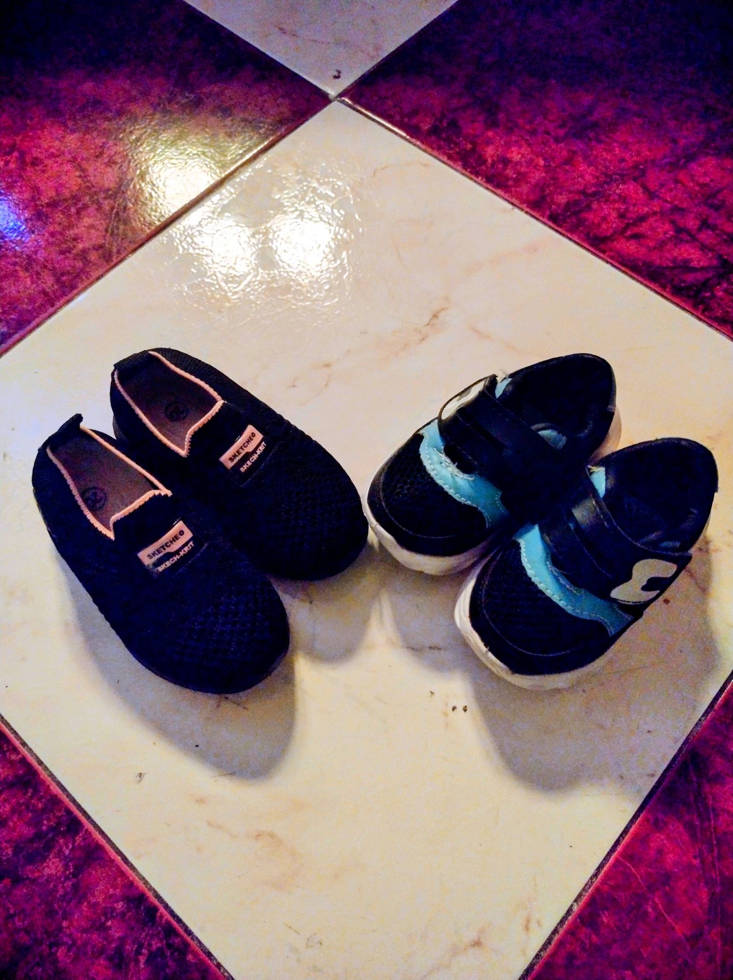 2 baby shoes